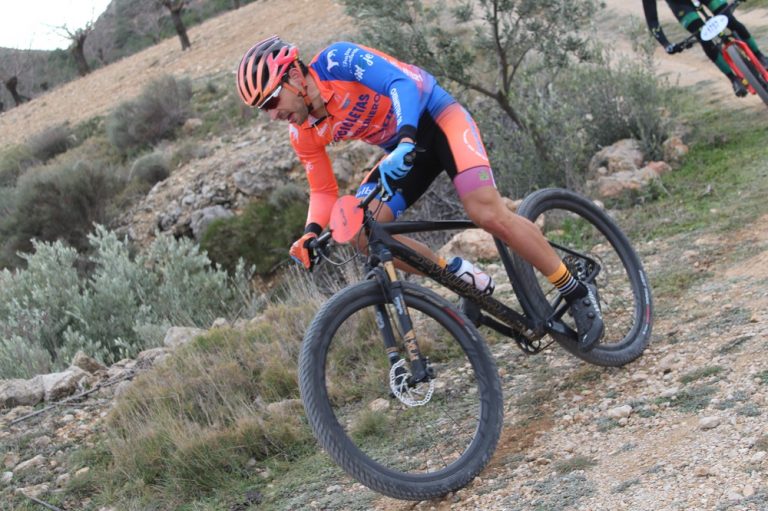 Corredores hellineros a la Vuelta de Almería