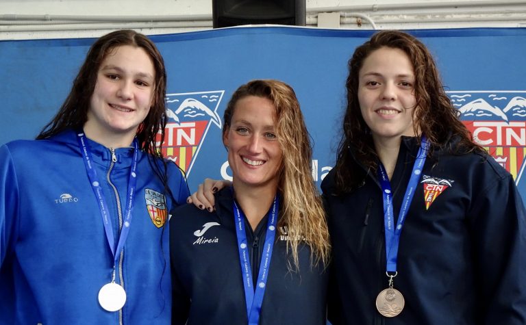 Nerea Ibáñez alcanzó dos medallas de plata y una de bronce en la Copa Catalana de Natación