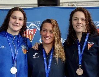 Nerea Ibáñez alcanzó dos medallas de plata y una de bronce en la Copa Catalana de Natación