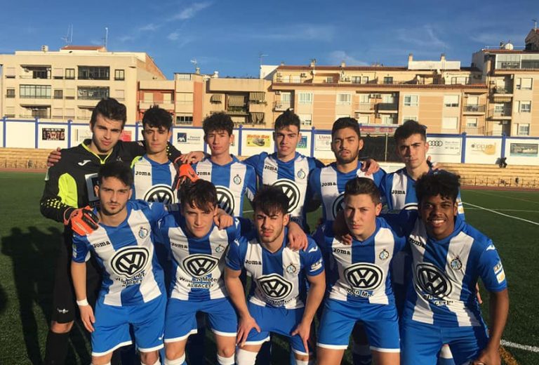 El Valdepeñas empató al Hellín Juvenil en el último minuto