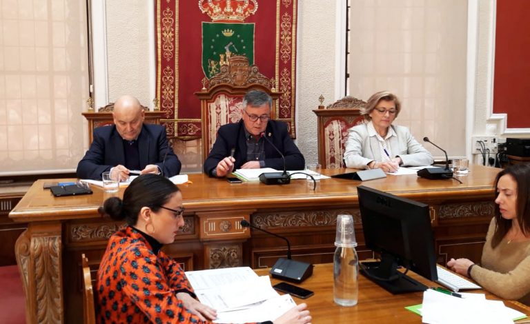 Los presupuestos municipales, que se elevan a 20.257.791,36 €, fueron aprobados con los votos de PSOE y ADEH