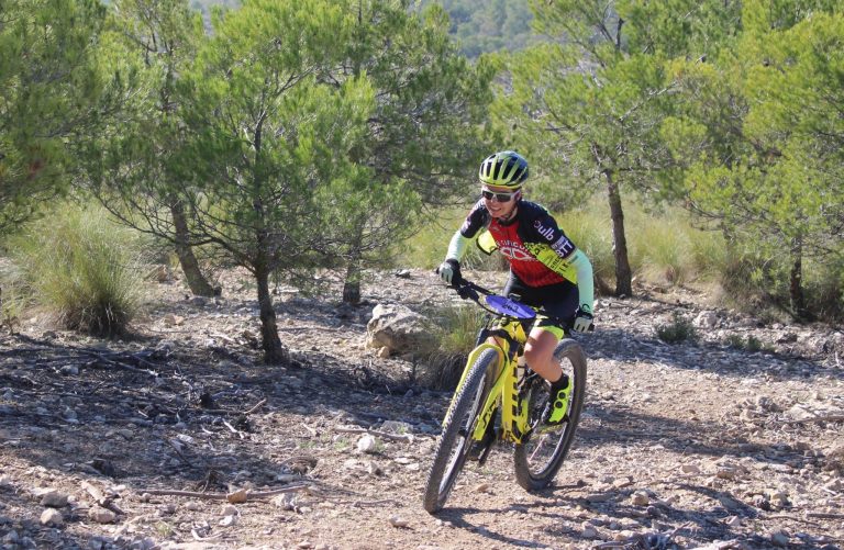 Óscar Carrasco y Nieves Giménez ganan en Casas de Juan Núñez