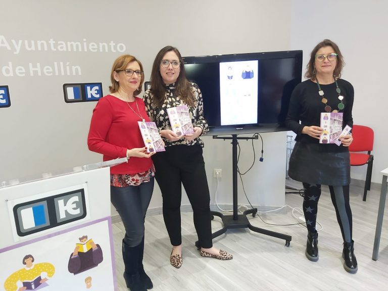 La Red de Bibliotecas Públicas pone en marcha “La estantería violeta”