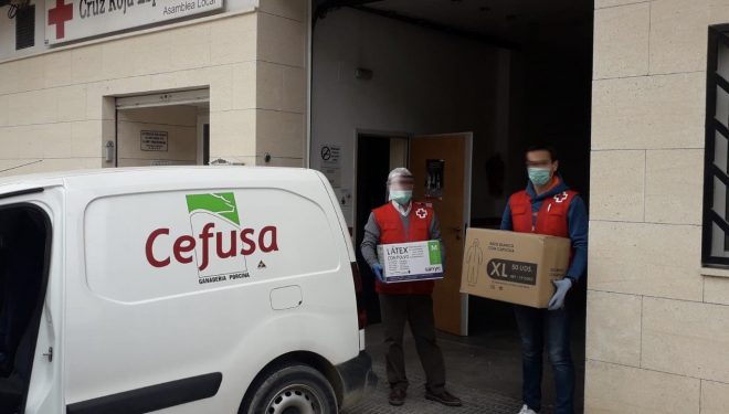Cefusa dona equipos de protección sanitaria al Hospital de Hellín