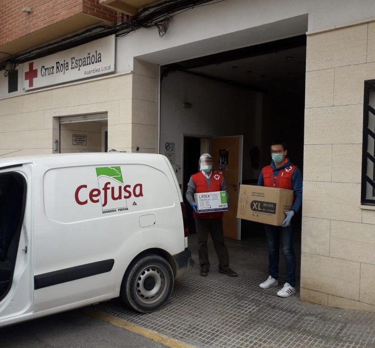 Cefusa dona equipos de protección sanitaria al Hospital de Hellín