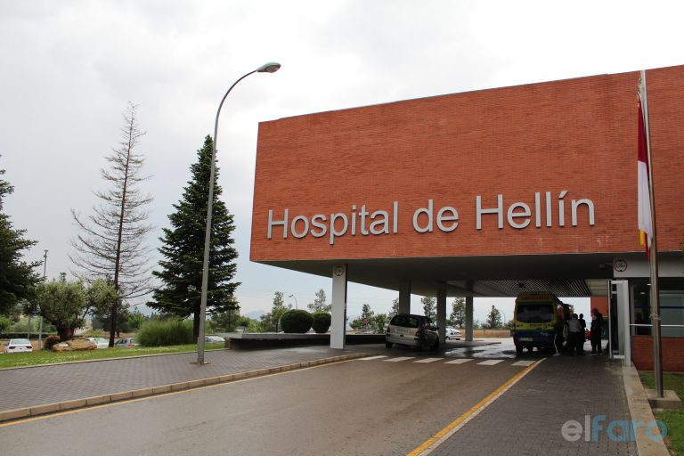 Nueve pacientes ingresados en la UCI del Hospital de Hellín