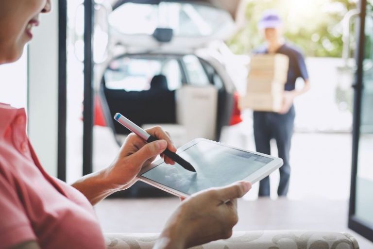 ¿En qué debo fijarme antes de contratar una empresa de transporte?