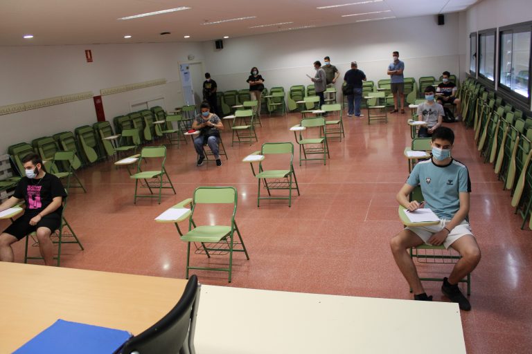 Alumnos de los IES “Izpisúa Belmonte” y “Justo Millán” comienzan las pruebas de acceso de los Ciclos de FP de Grado Medio y Superior