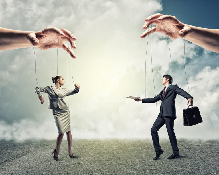 Técnicas de manipulación social