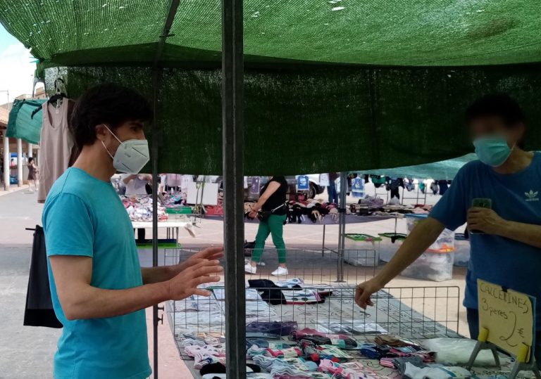 Cs solicita las mismas restricciones a los vendedores del mercadillo que a los centros comerciales