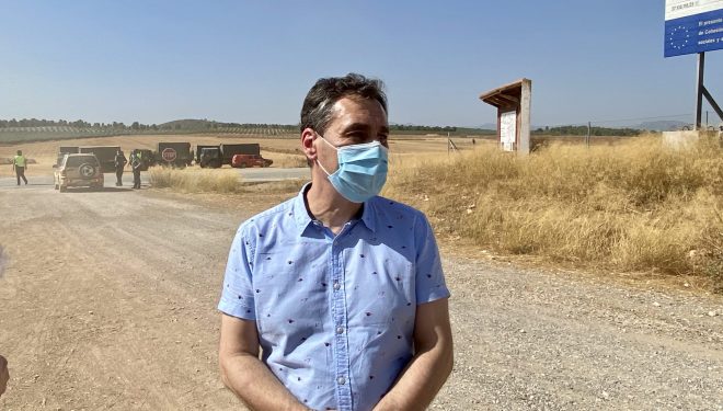El delegado del Gobierno en Castilla-La Mancha ha presenciado el trabajo realizado para luchar contra el incendio de Férez