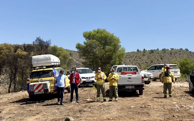 El director general de Medio natural y Biodiversidad visita  el incendio de Férez