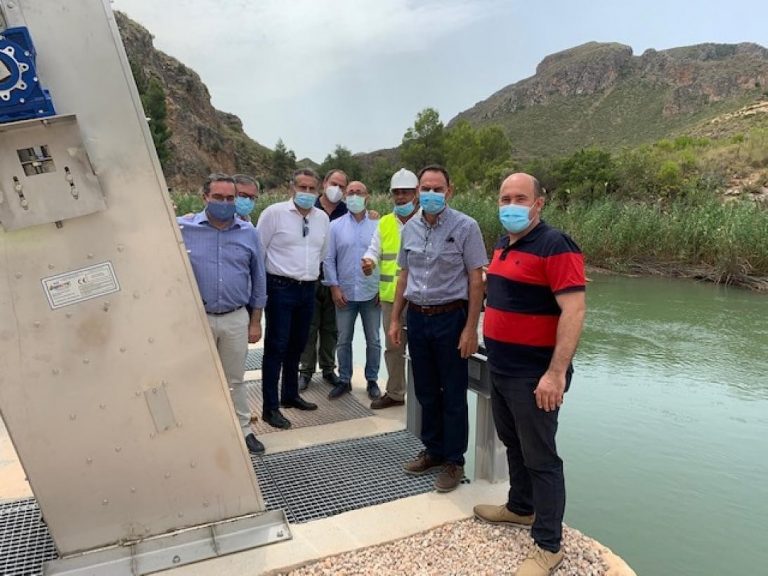 El director general de Desarrollo Rural, José Juan Fernández Zarzo, visita la SAT “El Ojeado” de la pedanía de Isso
