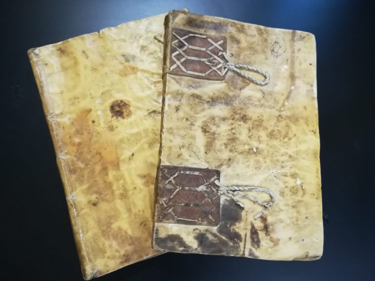 El Archivo Municipal adquiere dos libros manuscritos históricos referentes a Hellín