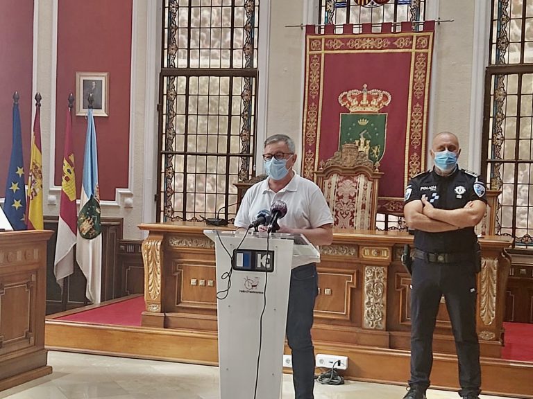 El alcalde hace un llamamiento urgente a la responsabilidad
