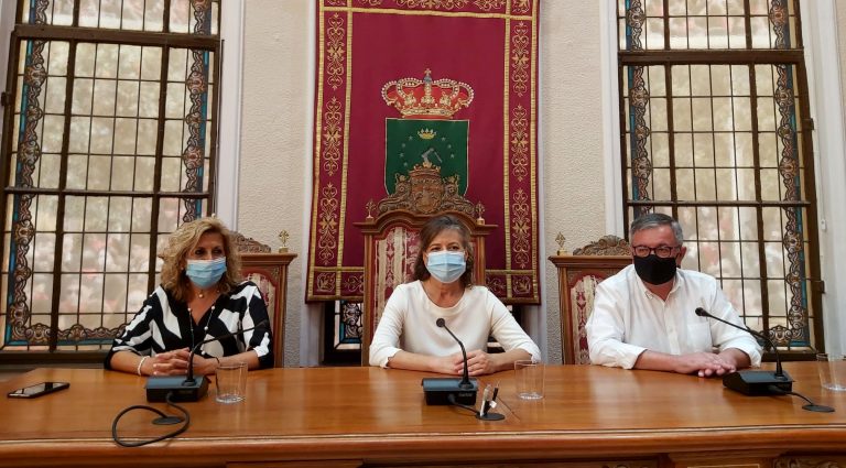 Reunión de la consejera de Bienestar Social con los responsables de los centros de discapacidad del municipio
