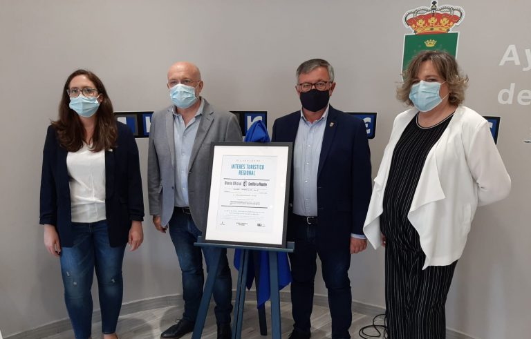 La Feria de Hellín recibe físicamente el reconocimiento de Interés Turístico Regional