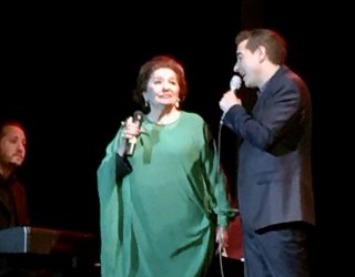 Muere Dolores Abril, la cantante hellinera, mujer de Juanito Valderrama