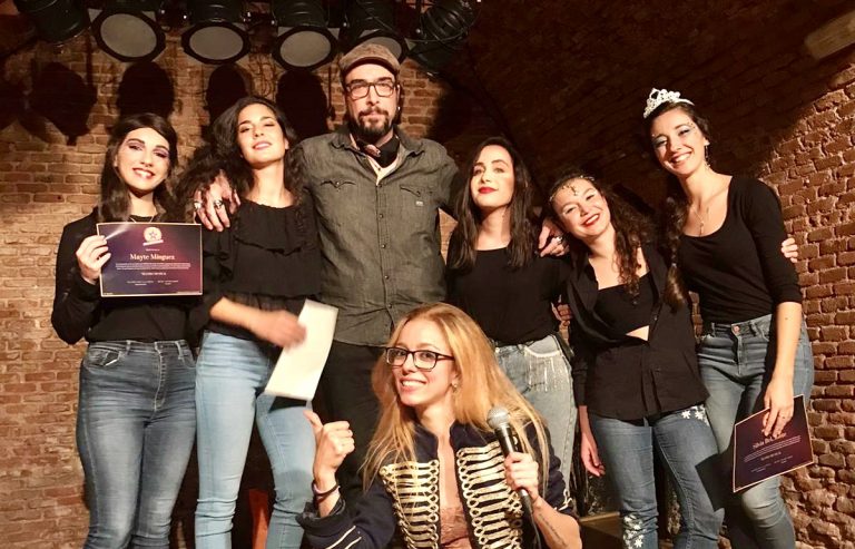 La hellinera Marta Martínez, ganadora del concurso de música organizado por el Teatro Off