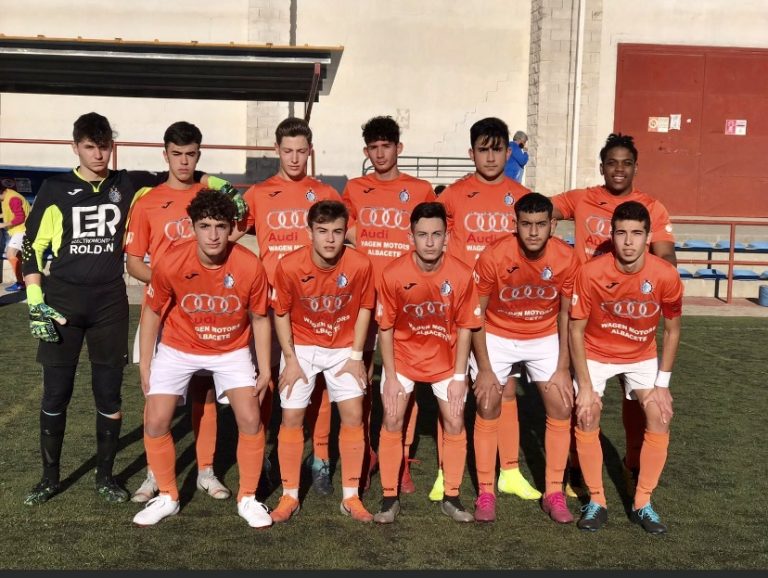 El Hellín juvenil logra, a lo grande, la primera victoria de la temporada