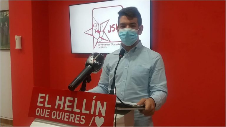 Juventudes Socialistas de Hellín, reivindica los derechos del colectivo LGTBI