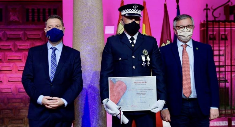 Emotivo reconocimiento a cuerpo de la Policía Local de Hellín en Alcázar de San Juan
