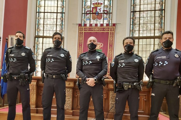 Siete miembros de la Policía Local reciben distinciones