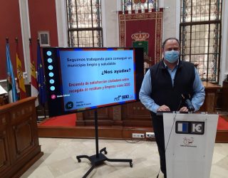 Julián Martínez anuncia la llegada a las calles de Hellín de un nuevo contenedor para recoger los residuos orgánicos