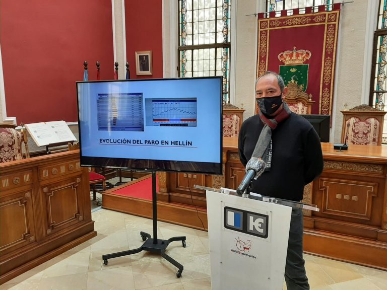 Juan Antonio Andújar pone “los puntos sobre las íes” a las críticas de los concejales del PP