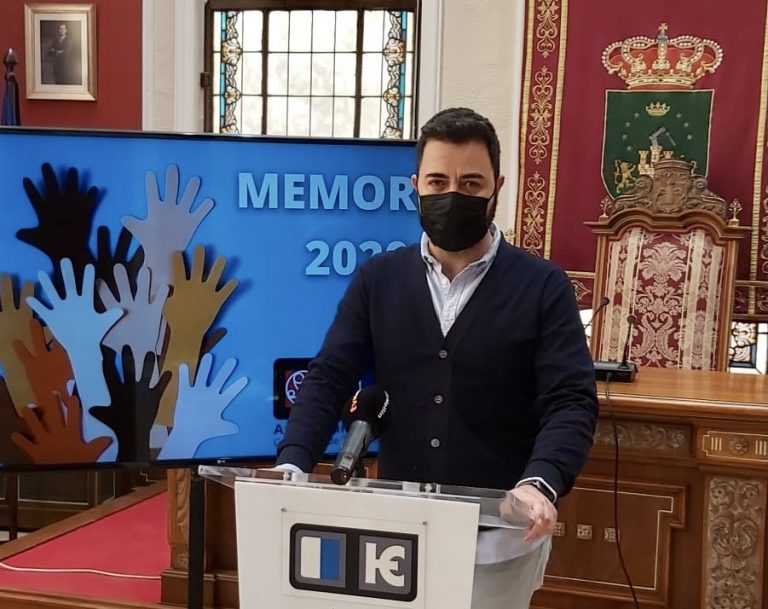 Emilio J. Pinar quiso poner en valor el trabajo realizado por los Servicios Sociales del Ayuntamiento en el último año