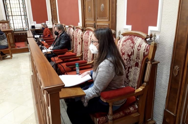 Se deja sobre la mesa una moción para mejorar el cableado en el casco Antiguo de la ciudad