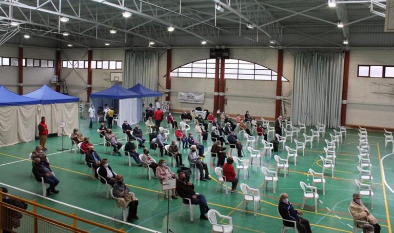 Administradas un total de 17.000 dosis de vacunas contra el coronavirus en la GAI del Hospital Comarcal de Hellín
