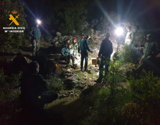 Especialistas en montaña de la Guardia Civil rescatan el cadáver de un espeleólogo hellinero en el interior de una cueva en Riópar