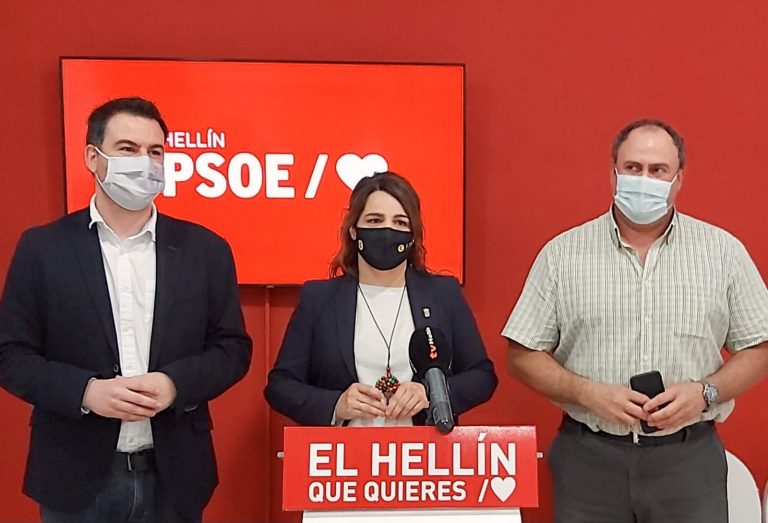El diputado del PSOE, Antonio Sánchez, dio amplia información de los planes de la Junta contra el desempleo juvenil