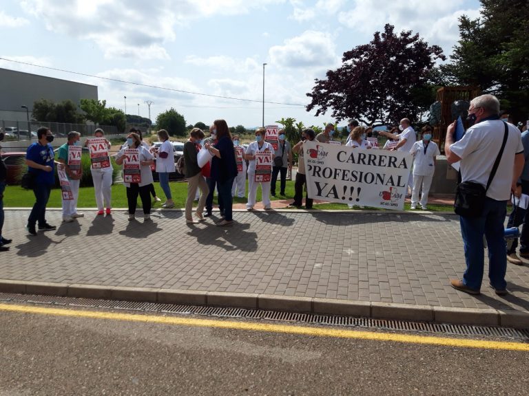 Los trabajadores de la Sanidad Pública de CLM, advierten de la posibilidad de ir a la huelga