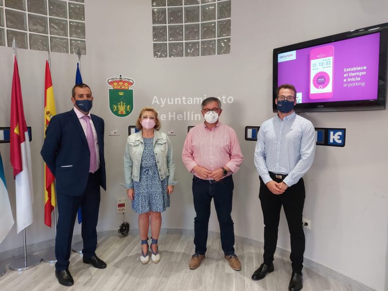 Desde el 1 de julio se podrá pagar el aparcamiento de vehículos en la zona azul a través del móvil