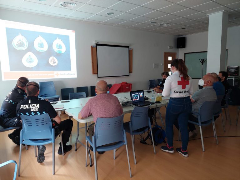 La Policía Local inicia un curso de Soporte Vital Básico y DESA