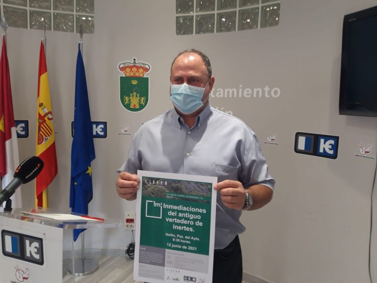 Julián Martínez califica de vergonzoso la acción de muchos ciudadanos al arrojar todo tipo de basuras en el vertedero de “Rincón de las Españas”
