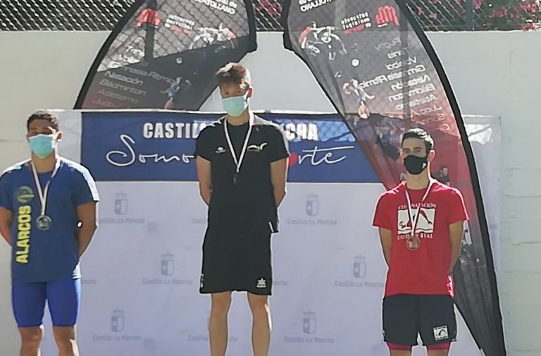 La Natación hellinera logró siete medallas en el Campeonato Regional