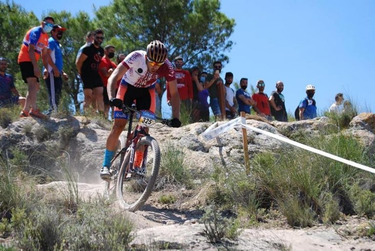 Una caída limitó a Alberto López luchar por la victoria en el Campeonato Nacional