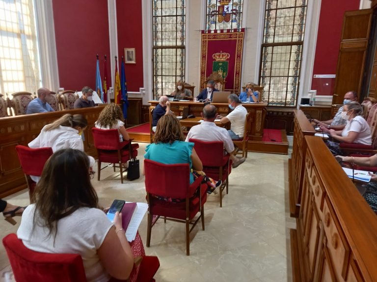Se aprueba la eliminación del aparcamiento en la Plaza de la Iglesia