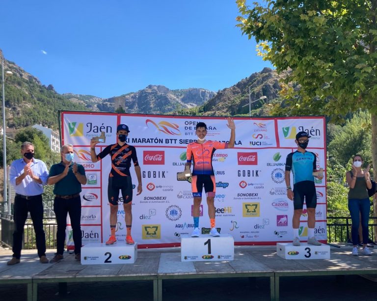 El ciclista hellinero Alberto López, vencedor de la prueba Open de Cazorla