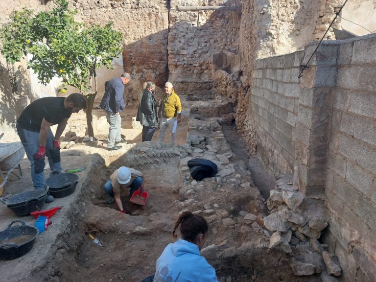 Descubierta la puerta monumental de entrada a la fortaleza de Isso