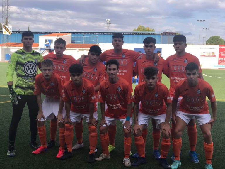 El Hellín juvenil tuvo que salir escoltado por las Fuerzas de Seguridad del campo del Puertollano