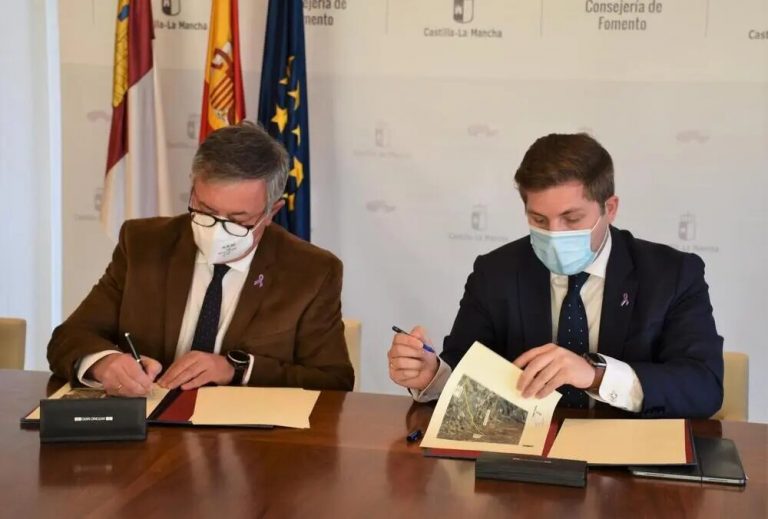 La Junta invertirá más de un millón de euros en carreteras del término municipal de Hellín