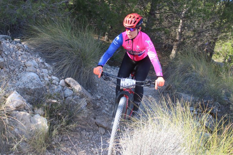 Lucía Navarro, gana la primera prueba del XV Circuito Provincial de BTT celebrada en Ontur