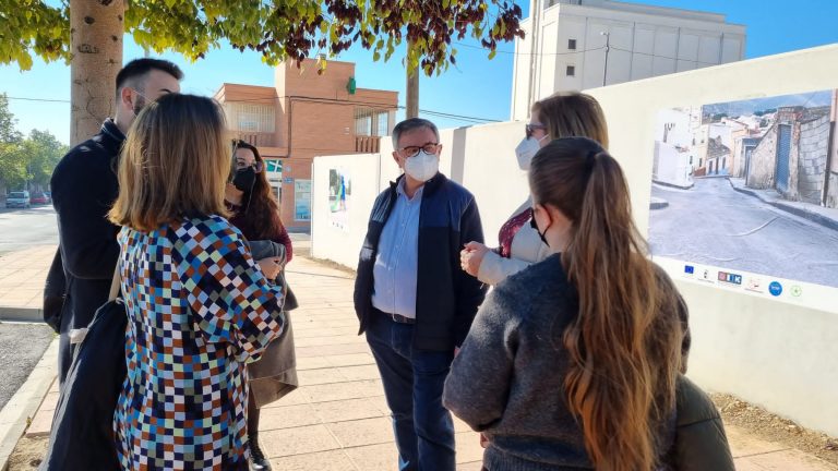 Inaugurada la exposición “Reconocer: el barrio del Calvario, belleza e identidad”
