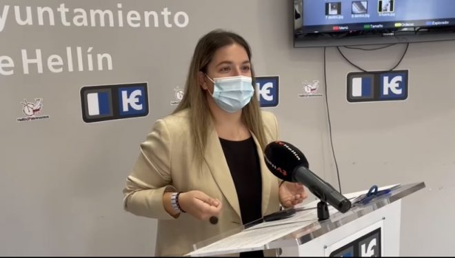 La concejala de PP, Miriam García califica las intervenciones de los concejales del PSOE como “discursos triunfalistas”