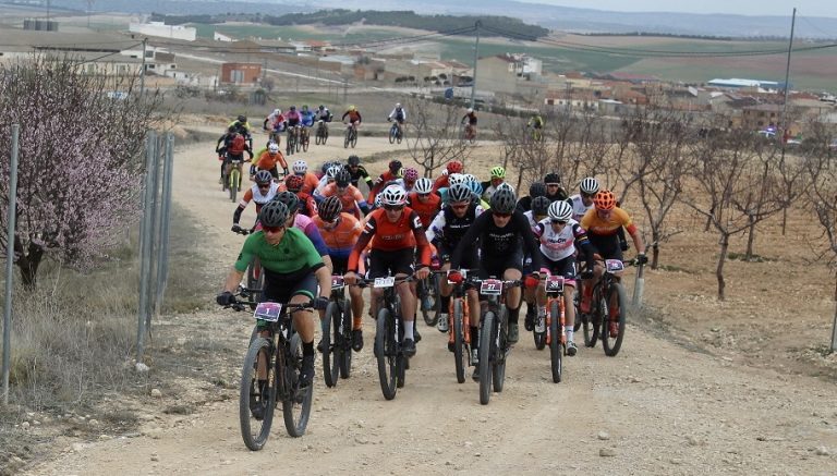 Óscar Carrasco y Alfonsi Villar repiten triunfo en el Circuito BTT