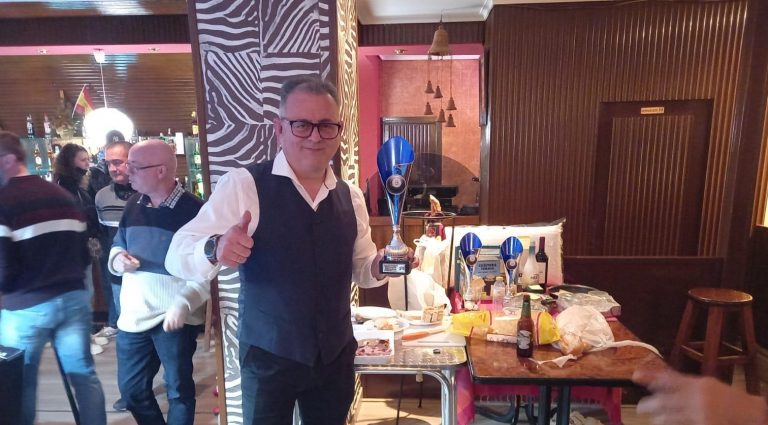 Roberto Marín ganó la final del campeonato local de Billar 